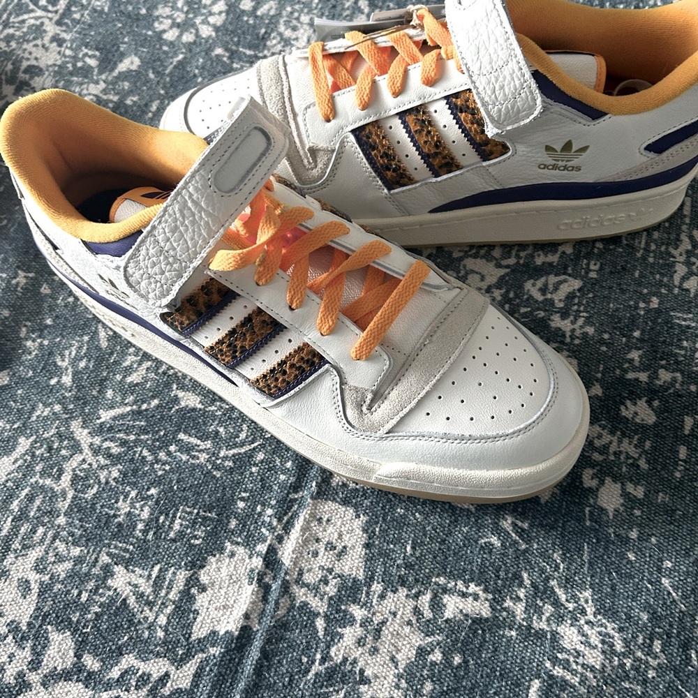 Adidas forum low